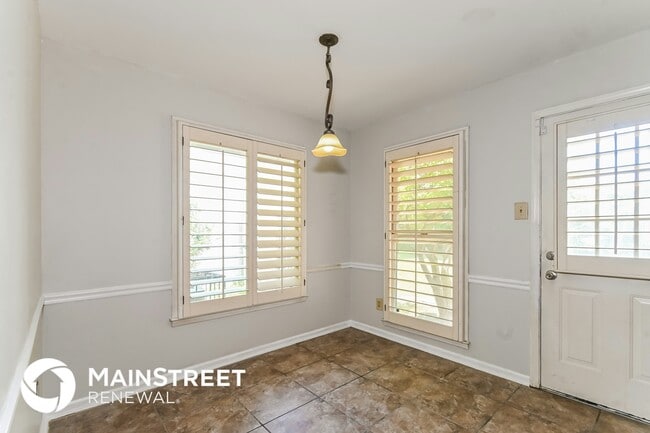 Photo - 810 N Walnut Bend Rd