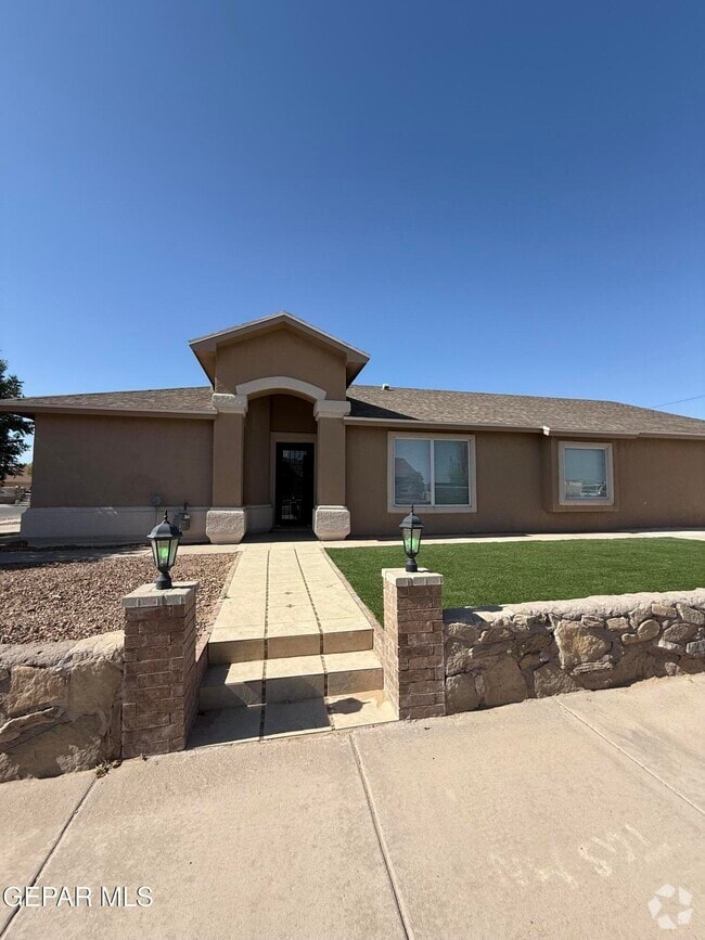 Building Photo - 732 Desert Sage Dr Rental