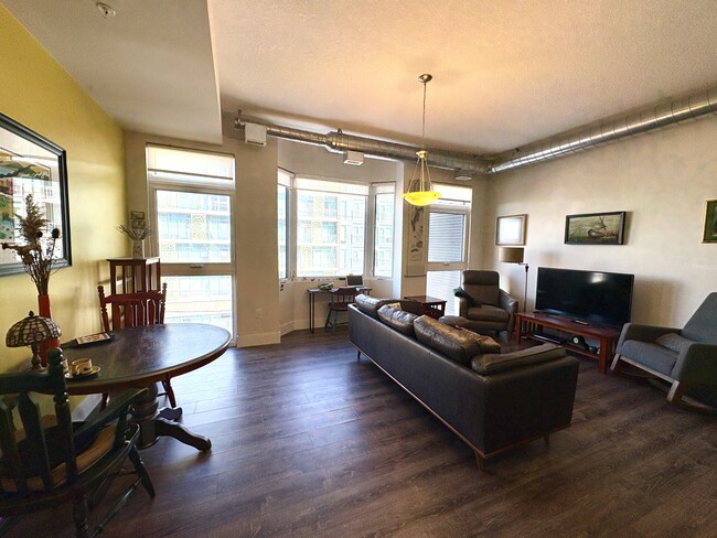Salon/salle à manger - 253 Albert St Unité 305-253 Albert