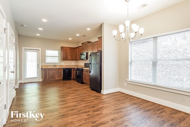 Photo - 5576 Park Side Rd