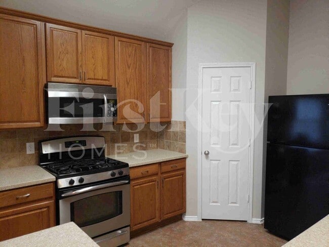 Photo - 707 Geary Dr