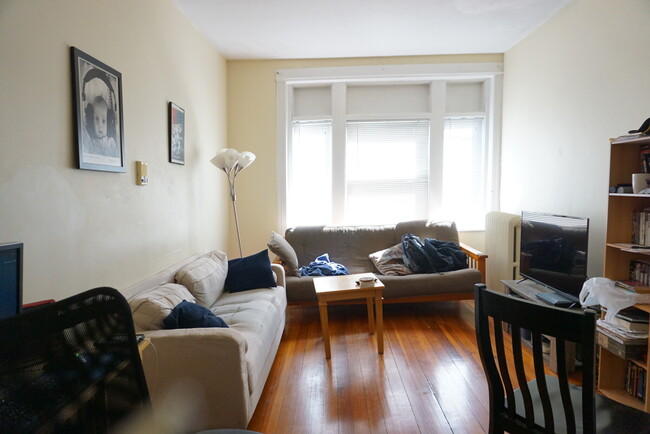 Photo - 75 S Huntington Ave Unidad 2 Rental