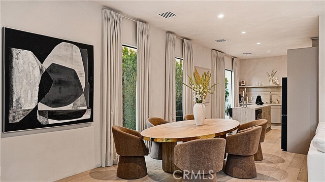 Building Photo - 8840 Ashcroft Ave