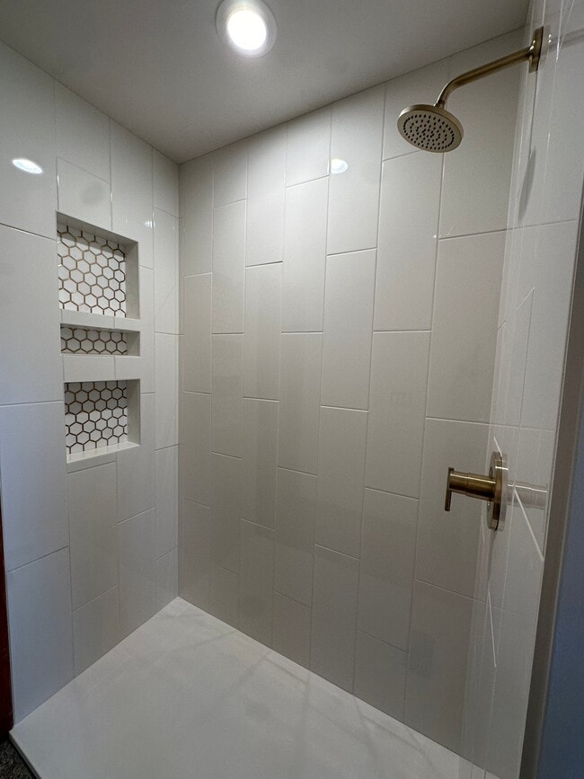 Photo - 741 S Lombard Ave