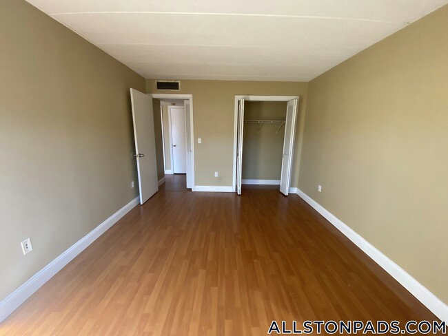 Building Photo - 85 Brainerd Rd Rental