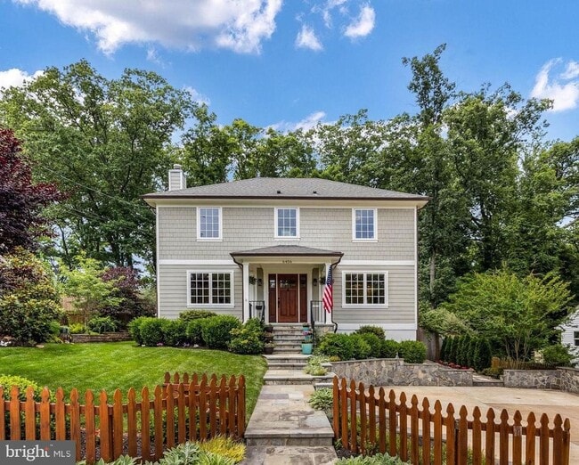 Building Photo - 6456 Maplewood Dr