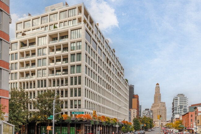 Warren st facade - Saint Marks Place