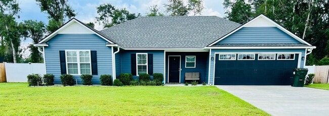 Photo - $500 Move-in Discount! Modern 4-Bedroom Ho...