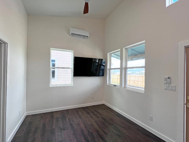 Photo - 2351 W Market St