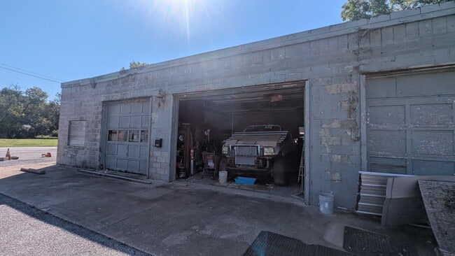 Photo - 430 E Brockett St