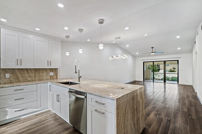 Photo - 131 Palm Ave