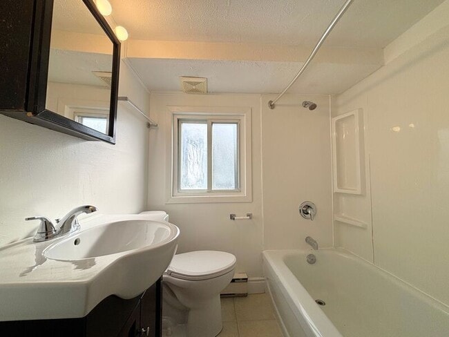 Photo - 32 Arthur Ave S Unit 3