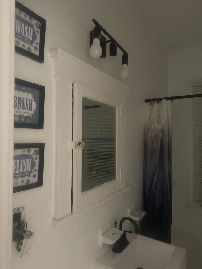 Photo - 2 bedroom/ 1 bathroom Detroit's Westside Home