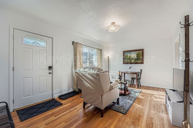 Photo - 2928 Milwaukee St