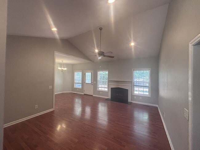 Photo - 100 Kingswood Cir