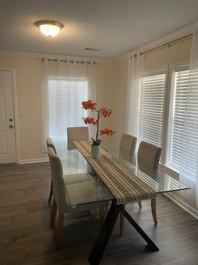 Photo - 4416 Dreux Ave