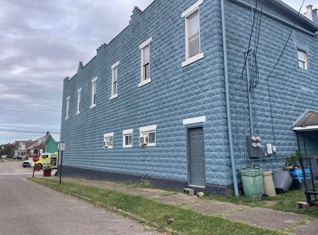 Building Photo - 201 W Main St Unit D Rental