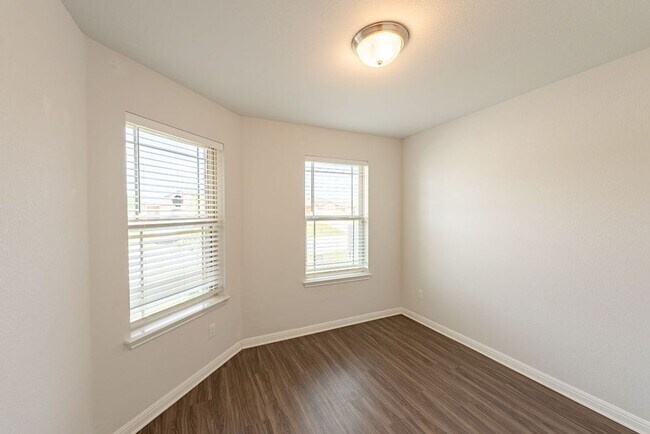 Photo - Experience Luxury Living: Perfect Blend of Comfort & Style in Your Dream Home! Schedule Viewing Now!