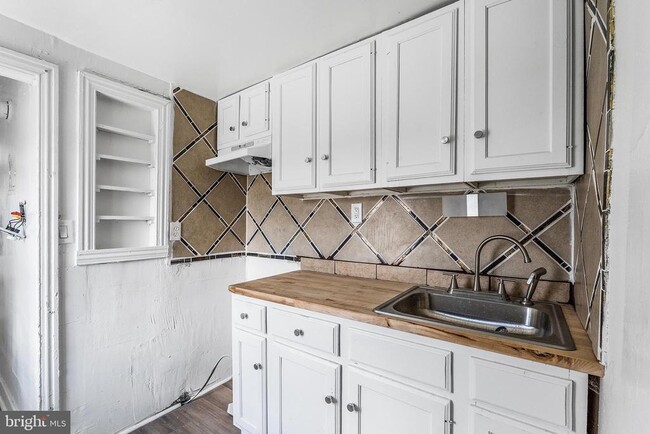 Photo - 4908 Germantown Ave Unidad 5