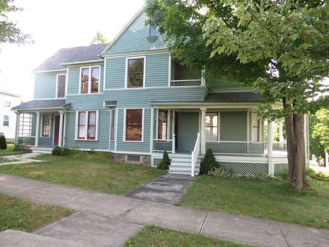 Photo - 54 W 5th St