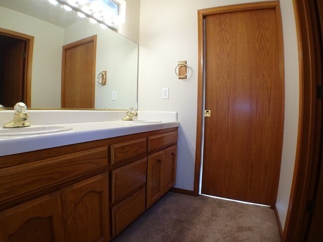 Photo - 1609 W 8th Ave