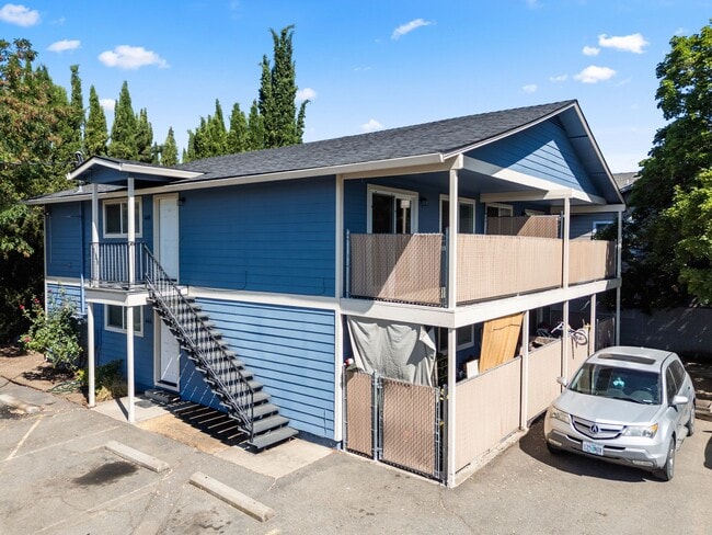 446 N 1st St Unidad 446 N First St