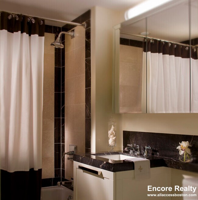 Photo - 135 Clarendon St Unidad 11Z