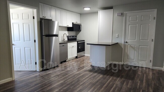 Photo - 308 Park Ave Unit ** Newly Renovated**