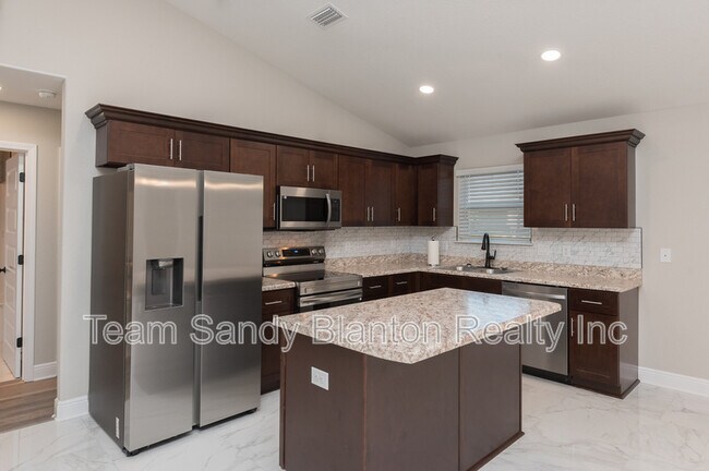 Photo - 8570 Stockdale Ave