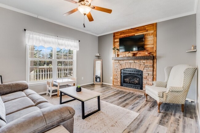 Photo - 113 Gladys Ln