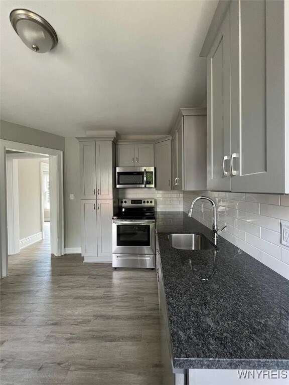 Photo - 355 Plymouth Ave