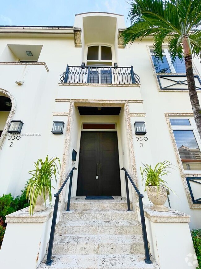 Building Photo - 530 Valencia Ave Unit 3 Rental