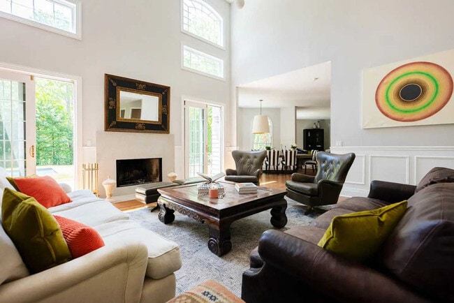 Photo - 19 Old School House Ln Unit ID1350583P