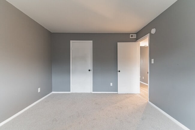 Abelia Square Bedroom