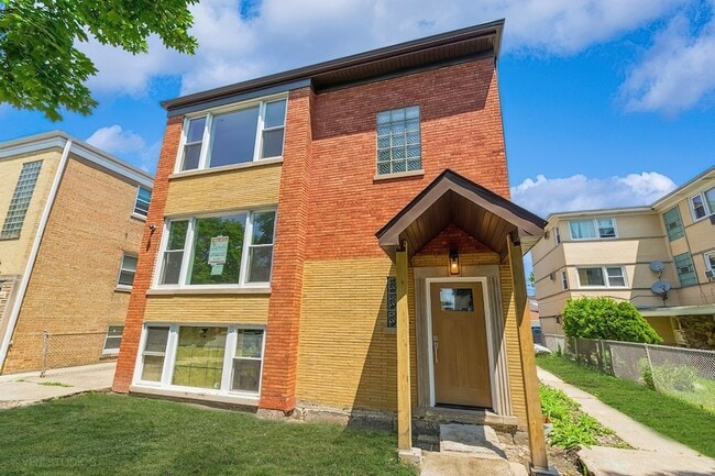 Building Photo - 7026 W Diversey Ave Unit 2 Rental