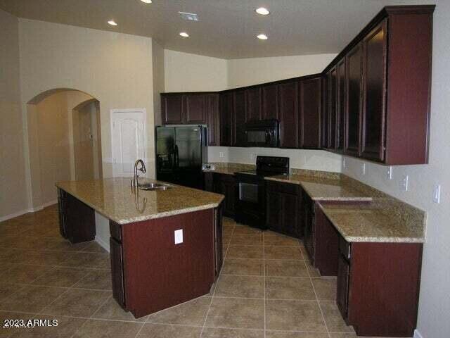 Photo - 609 E Pearce Rd