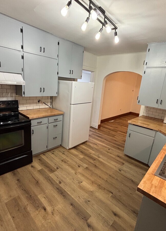 Braiden House - Braiden House