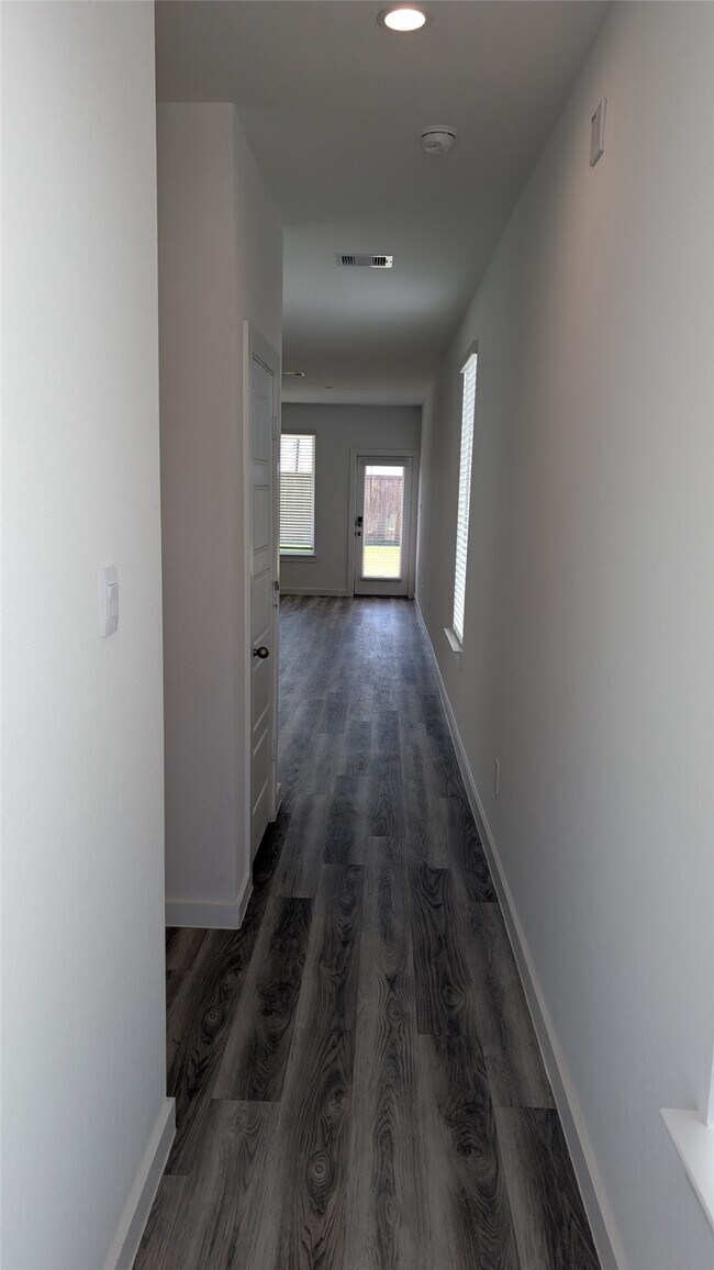 Photo - 10610 Wellesley Ter Trl