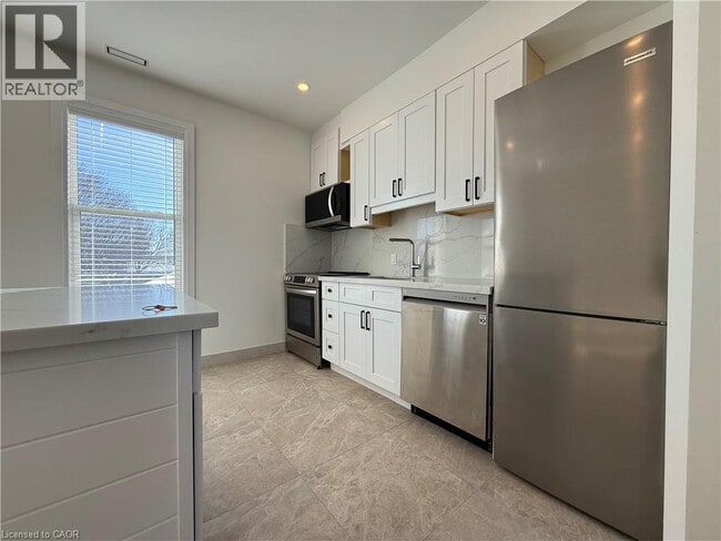 Photo - 35 Victoria Ave Unité B