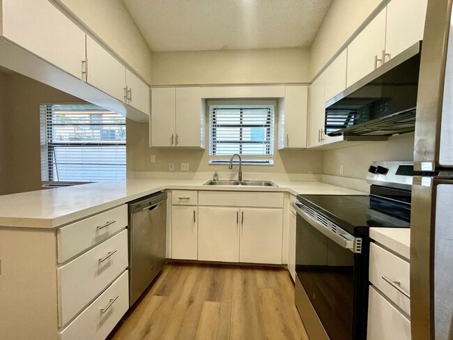 Building Photo - The Vanda Apartments | 1 & 2 Bedroom Apartments in Apopka, FL