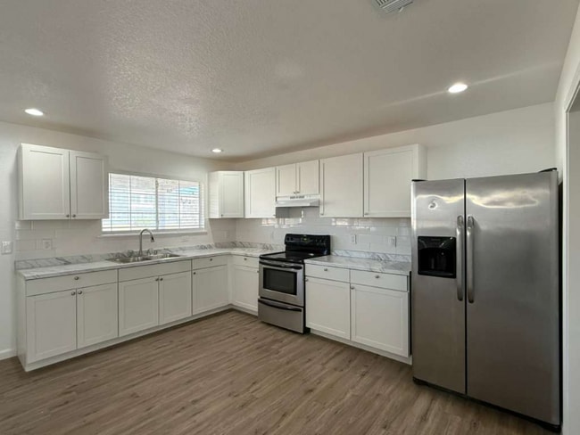 Photo - 9339 Mimosa Manor