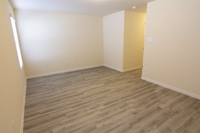 Photo - 8523 Oak Grove Church St