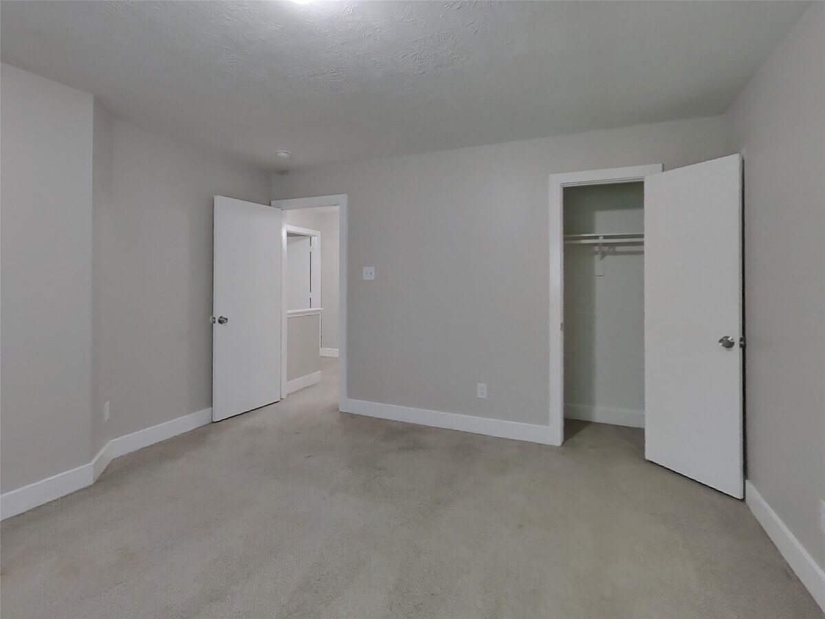 Photo - 18167 Woodsdale Ct