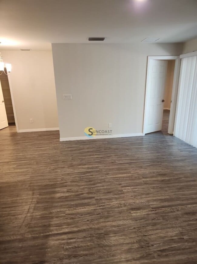 Photo - 1080 Melville Rd