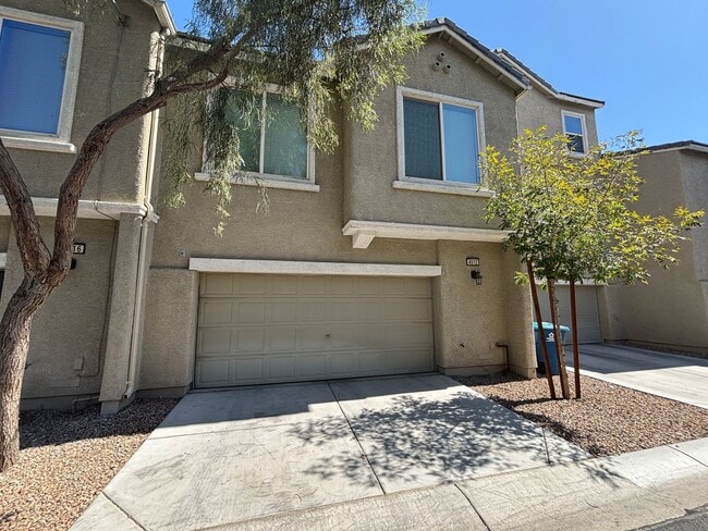 Photo - GUARD GATED 3 BED 2.5 BATH 2 CAR GARAGE TOWNHOUSE w/ 3 FLOORS