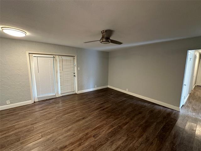 Photo - 309 NE Murphy Rd