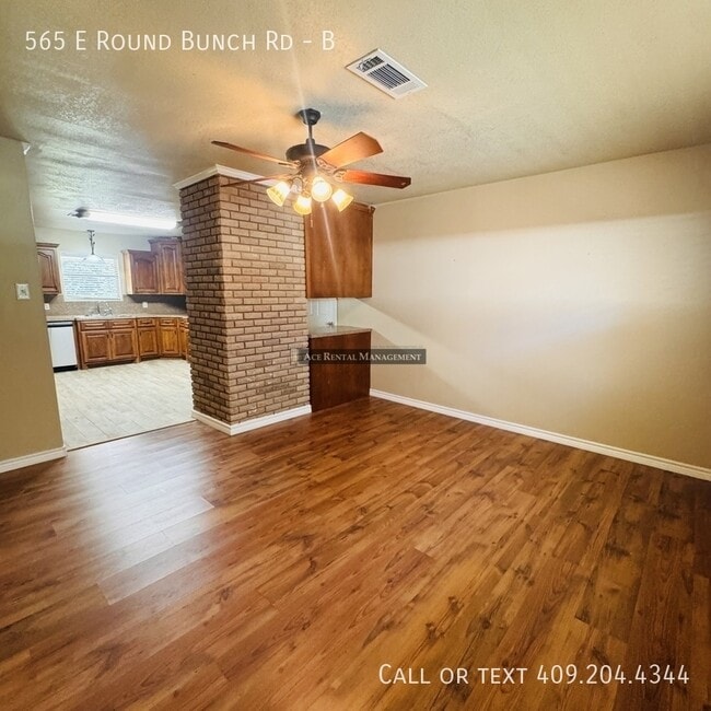 Photo - 565 E Roundbunch Rd Unit B
