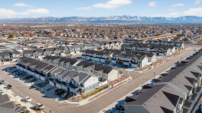 Building Photo - 3761 S Gold Bank Dr