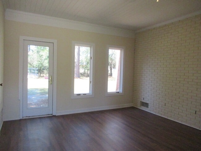 Photo - 38 Thelma-3 bedroom, 2 bath- ALICE DRIVE AREA