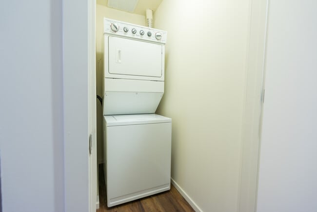 Washer & Dryer - The Wire